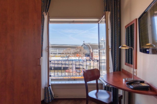 A-Train Hotel image 8